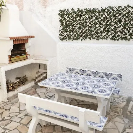 Nook Beach House *