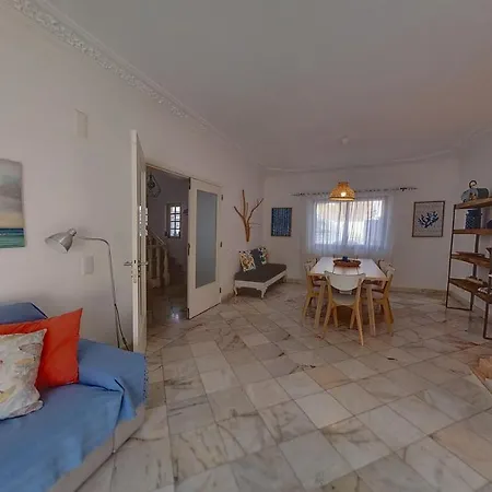 Nook Beach House *