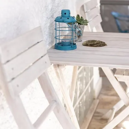 Апартаменты Nook Beach House *