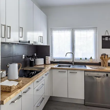 Апартаменты Nook Beach House